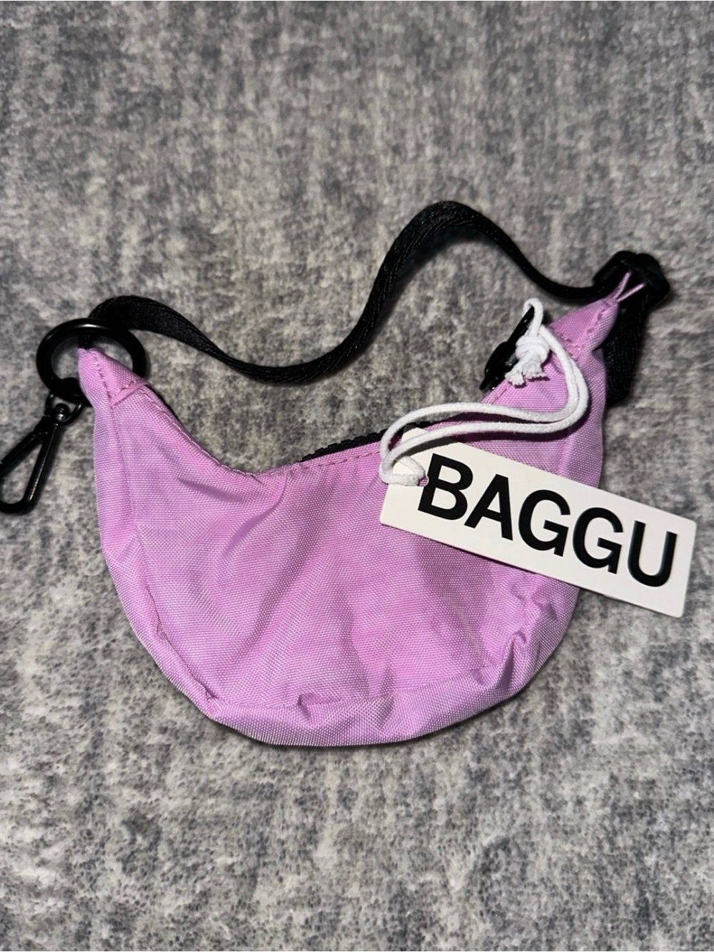 BAGGU Crescent Shoulder Bag keychain